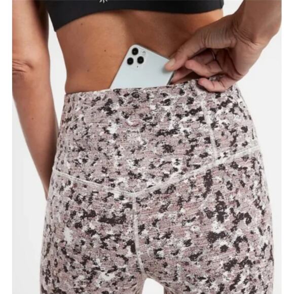 Athleta Elation Textured 7/8 Tight in Chocolate Ocelot Size Medium - Picture 10 of 10